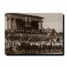 Мини-картинка - Торжественное шествие детей в День пионерии 19 мая 1938 г.
